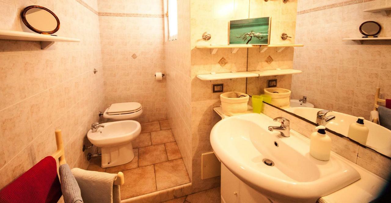 Temo River House Romantic Balcony And Peaceful Retreat In The Heart Of บอซา ภายนอก รูปภาพ